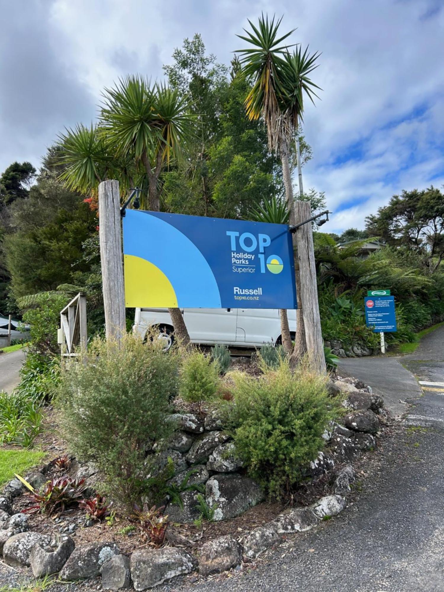 Russell Top 10 Holiday Park Екстериор снимка